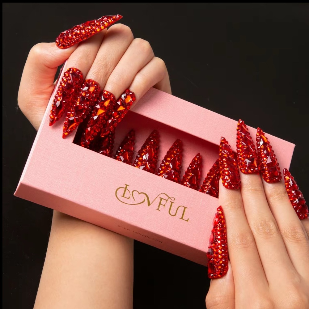 Red Glitter Press-On Nails for Special Occasions
